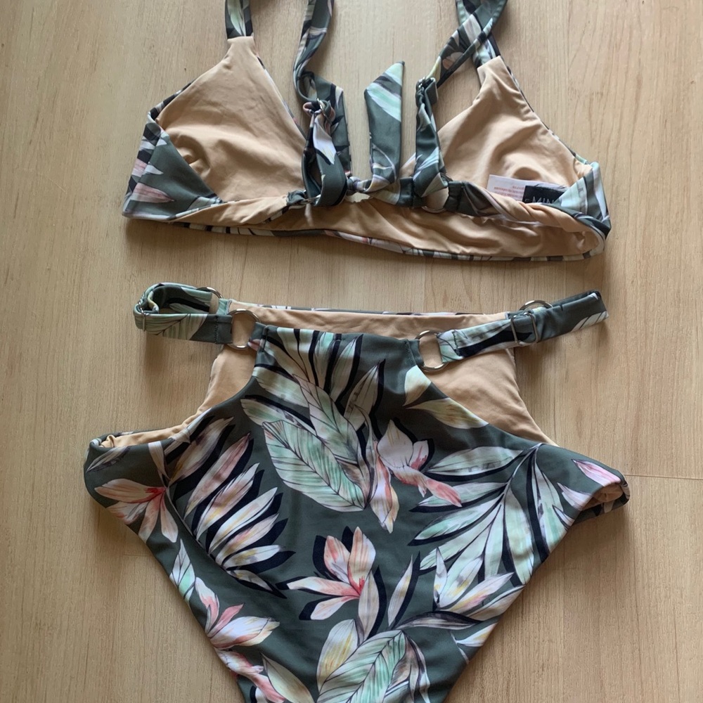 Mink pink bikini